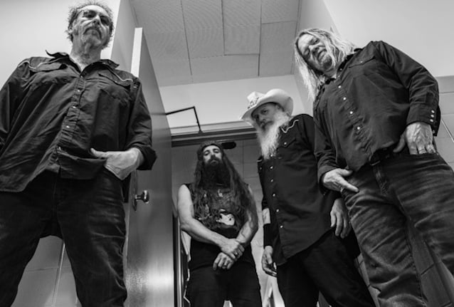 Corrosion of Conformity en el vídeo de Baad Man